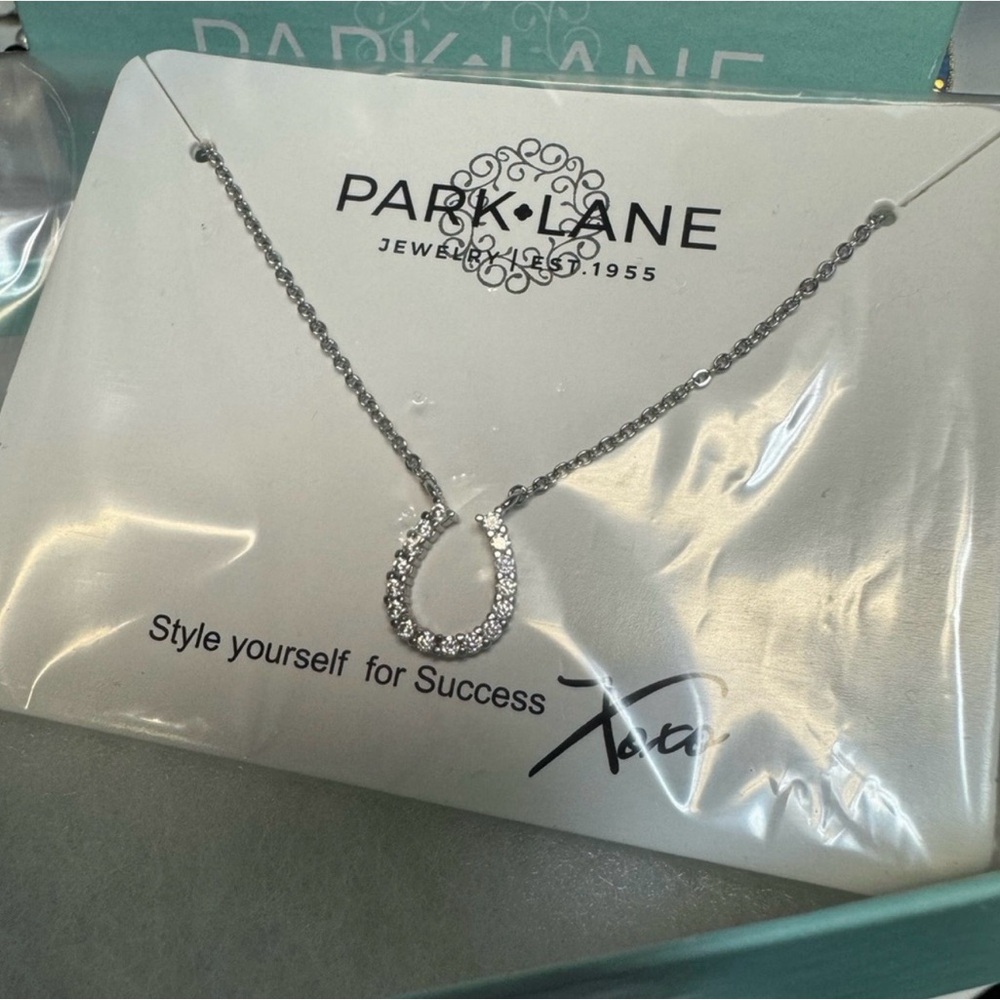 Park Lane Dazzle Drop Silver Horseshoe Shaped Necklace! Brand New!! - Picture 3 of 4